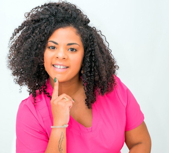 Dra. Ángela Jones