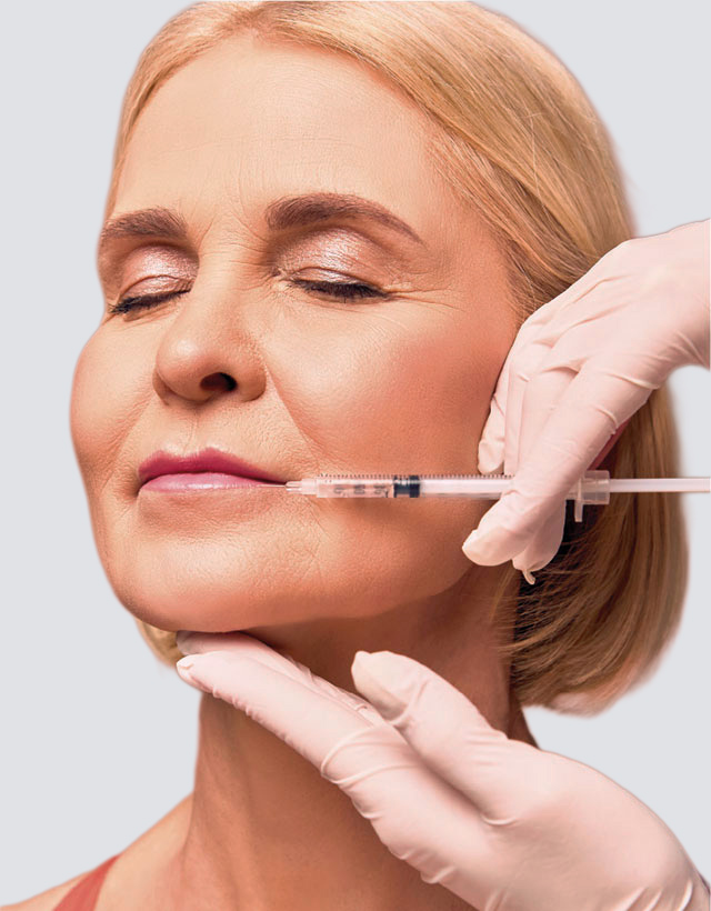 Aplicación de tratamiento facial con criterio médico
